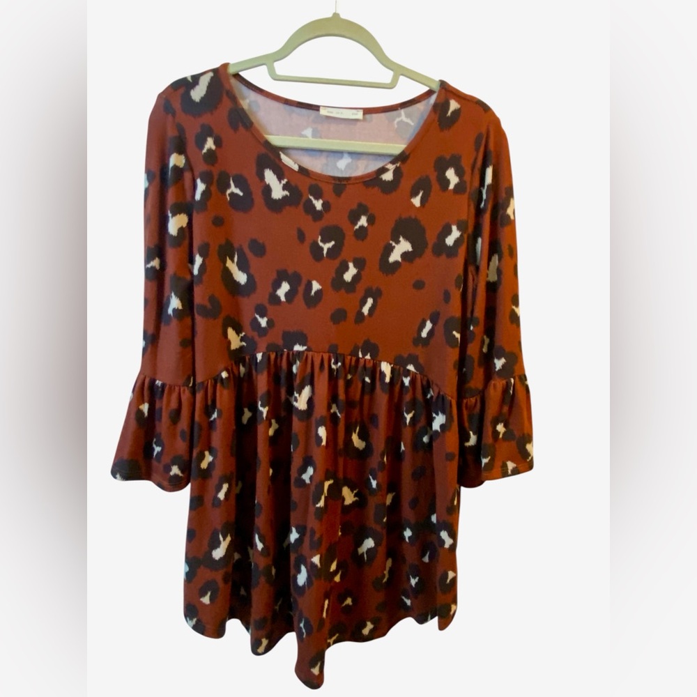 Chic Leopard Print Flare Sleeve Tunic